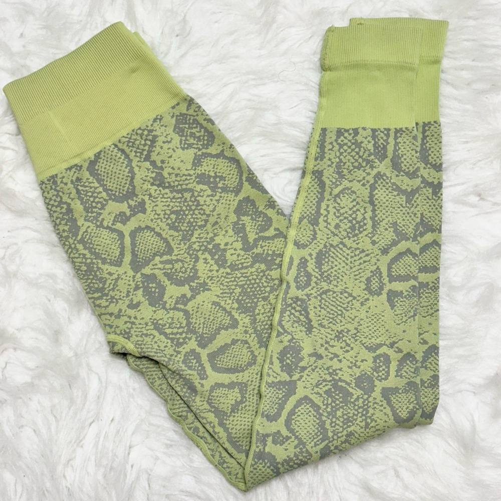 Bombshell Sportswear Yellow Patterned Leggings - image 3